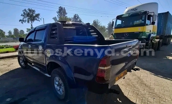 Nunua Ilio tumika Toyota Hilux Bluu Gari ndani ya Gazi nchini Pwani Nunua Ilio tumika Toyota Hilux Bluu Gari ndani ya Gazi nchini Pwani