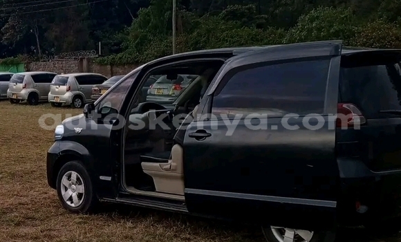 Oofamaa Toyota Porte Black Makiinaa iti Bute keessatti Northeast Kenya keessatti Oofamaa Toyota Porte Black Makiinaa iti Bute keessatti Northeast Kenya keessatti