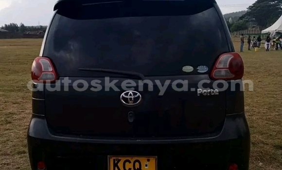 Oofamaa Toyota Porte Black Makiinaa iti Bute keessatti Northeast Kenya keessatti Oofamaa Toyota Porte Black Makiinaa iti Bute keessatti Northeast Kenya keessatti