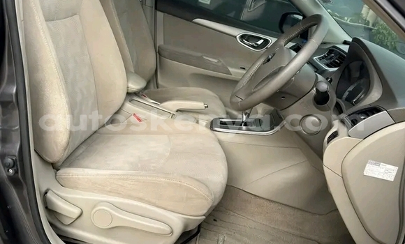 Oofamaa Nissan Skyline Black Makiinaa iti Bute keessatti Northeast Kenya keessatti Oofamaa Nissan Skyline Black Makiinaa iti Bute keessatti Northeast Kenya keessatti