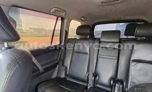 Oofamaa Toyota Prado Other Makiinaa iti Bute keessatti Northeast Kenya keessatti Oofamaa Toyota Prado Other Makiinaa iti Bute keessatti Northeast Kenya keessatti
