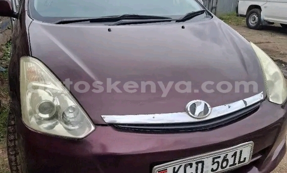 Oofamaa Toyota Wish Red Makiinaa iti Bute keessatti Northeast Kenya keessatti Oofamaa Toyota Wish Red Makiinaa iti Bute keessatti Northeast Kenya keessatti