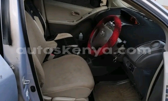 Oofamaa Toyota Wish Other Makiinaa iti Bute keessatti Northeast Kenya keessatti Oofamaa Toyota Wish Other Makiinaa iti Bute keessatti Northeast Kenya keessatti