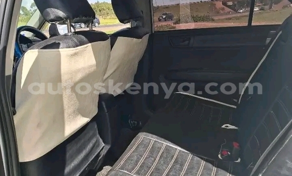 Oofamaa Toyota Axio White Makiinaa iti Bute keessatti Northeast Kenya keessatti