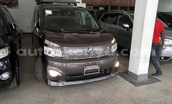 Nunua Ilio tumika Toyota Voxy Nyeusi Gari ndani ya Mombasa nchini Kenya ya Pwani Nunua Ilio tumika Toyota Voxy Nyeusi Gari ndani ya Mombasa nchini Kenya ya Pwani