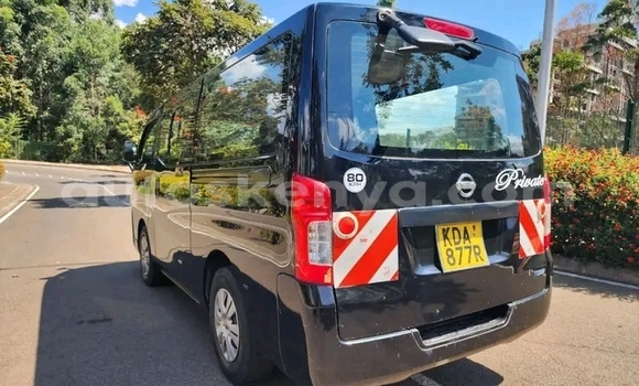 Oofamaa Nissan Caravan Black Makiinaa iti Bute keessatti Northeast Kenya keessatti Oofamaa Nissan Caravan Black Makiinaa iti Bute keessatti Northeast Kenya keessatti