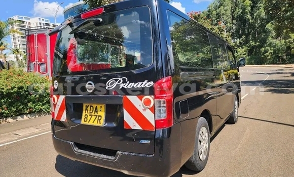 Oofamaa Nissan Caravan Black Makiinaa iti Bute keessatti Northeast Kenya keessatti Oofamaa Nissan Caravan Black Makiinaa iti Bute keessatti Northeast Kenya keessatti