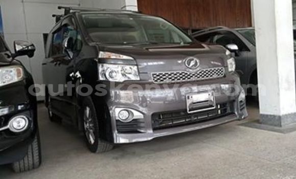 Nunua Ilio tumika Toyota Voxy Nyeusi Gari ndani ya Mombasa nchini Kenya ya Pwani Nunua Ilio tumika Toyota Voxy Nyeusi Gari ndani ya Mombasa nchini Kenya ya Pwani