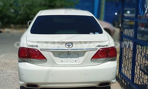Nunua Ilio tumika Toyota Crown Nyeupe Gari ndani ya Mombasa nchini Kenya ya Pwani Nunua Ilio tumika Toyota Crown Nyeupe Gari ndani ya Mombasa nchini Kenya ya Pwani