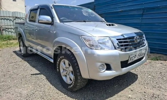 Nunua Ilio tumika Toyota Hilux Nyeupe Gari ndani ya Bute nchini Kaskazini Mashariki mwa Kenya Nunua Ilio tumika Toyota Hilux Nyeupe Gari ndani ya Bute nchini Kaskazini Mashariki mwa Kenya