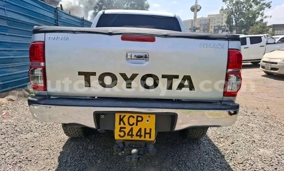 Nunua Ilio tumika Toyota Hilux Nyeupe Gari ndani ya Bute nchini Kaskazini Mashariki mwa Kenya Nunua Ilio tumika Toyota Hilux Nyeupe Gari ndani ya Bute nchini Kaskazini Mashariki mwa Kenya