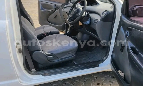 Nunua Ilio tumika Toyota Vitz Nyeupe Gari ndani ya Bute nchini Kaskazini Mashariki mwa Kenya Nunua Ilio tumika Toyota Vitz Nyeupe Gari ndani ya Bute nchini Kaskazini Mashariki mwa Kenya