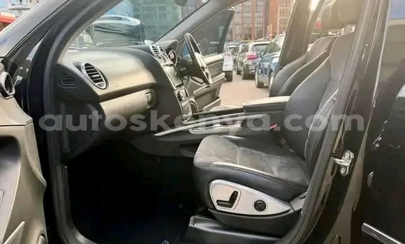 Nunua Ilio tumika Mercedes‒Benz CLK-klasse AMG Nyeusi Gari ndani ya Gatanga nchini Nairobi Nunua Ilio tumika Mercedes‒Benz CLK-klasse AMG Nyeusi Gari ndani ya Gatanga nchini Nairobi