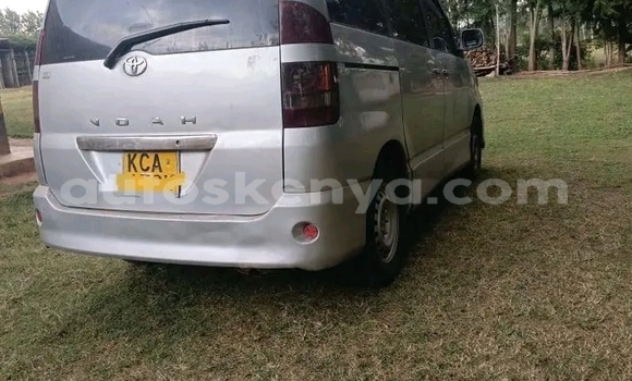Nunua Ilio tumika Toyota Noah Nyingine Gari ndani ya Bute nchini Kaskazini Mashariki mwa Kenya