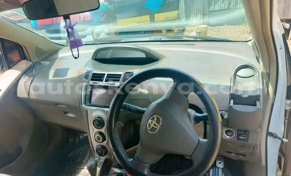 Nunua Ilio tumika Toyota Vitz Nyeupe Gari ndani ya Bute nchini Kaskazini Mashariki mwa Kenya Nunua Ilio tumika Toyota Vitz Nyeupe Gari ndani ya Bute nchini Kaskazini Mashariki mwa Kenya