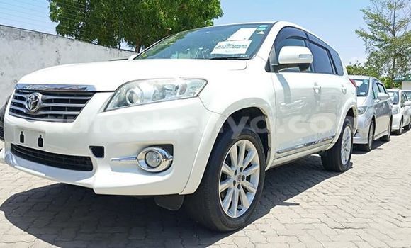 Nunua Ilio tumika Toyota Vanguard Nyeupe Gari ndani ya Mombasa nchini Kenya ya Pwani Nunua Ilio tumika Toyota Vanguard Nyeupe Gari ndani ya Mombasa nchini Kenya ya Pwani