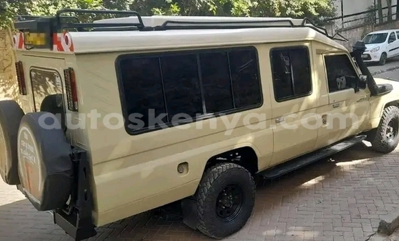 Nunua Ilio tumika Toyota Land Cruiser Nyingine Gari ndani ya Bute nchini Kaskazini Mashariki mwa Kenya Nunua Ilio tumika Toyota Land Cruiser Nyingine Gari ndani ya Bute nchini Kaskazini Mashariki mwa Kenya