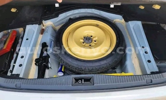 Nunua Ilio tumika Toyota Crown Nyeupe Gari ndani ya Bute nchini Kaskazini Mashariki mwa Kenya Nunua Ilio tumika Toyota Crown Nyeupe Gari ndani ya Bute nchini Kaskazini Mashariki mwa Kenya