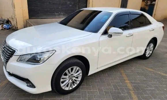 Nunua Ilio tumika Toyota Crown Nyeupe Gari ndani ya Bute nchini Kaskazini Mashariki mwa Kenya Nunua Ilio tumika Toyota Crown Nyeupe Gari ndani ya Bute nchini Kaskazini Mashariki mwa Kenya