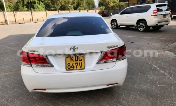 Nunua Ilio tumika Toyota Crown Nyeupe Gari ndani ya Bute nchini Kaskazini Mashariki mwa Kenya Nunua Ilio tumika Toyota Crown Nyeupe Gari ndani ya Bute nchini Kaskazini Mashariki mwa Kenya