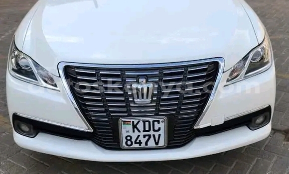 Nunua Ilio tumika Toyota Crown Nyeupe Gari ndani ya Bute nchini Kaskazini Mashariki mwa Kenya Nunua Ilio tumika Toyota Crown Nyeupe Gari ndani ya Bute nchini Kaskazini Mashariki mwa Kenya