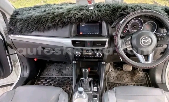 Nunua Ilio tumika Mazda CX-5 Nyeupe Gari ndani ya Bute nchini Kaskazini Mashariki mwa Kenya