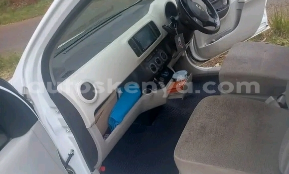 Nunua Ilio tumika Toyota Passo Nyingine Gari ndani ya Embu nchini Mashariki ya Kenya Nunua Ilio tumika Toyota Passo Nyingine Gari ndani ya Embu nchini Mashariki ya Kenya