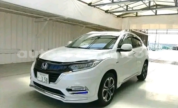 Nunua Ilio tumika Honda Vezel Nyeupe Gari ndani ya Bute nchini Kaskazini Mashariki mwa Kenya Nunua Ilio tumika Honda Vezel Nyeupe Gari ndani ya Bute nchini Kaskazini Mashariki mwa Kenya