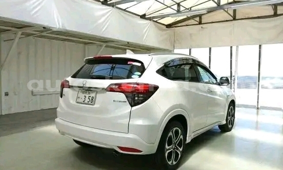 Nunua Ilio tumika Honda Vezel Nyeupe Gari ndani ya Bute nchini Kaskazini Mashariki mwa Kenya Nunua Ilio tumika Honda Vezel Nyeupe Gari ndani ya Bute nchini Kaskazini Mashariki mwa Kenya