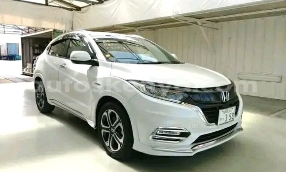 Nunua Ilio tumika Honda Vezel Nyeupe Gari ndani ya Bute nchini Kaskazini Mashariki mwa Kenya Nunua Ilio tumika Honda Vezel Nyeupe Gari ndani ya Bute nchini Kaskazini Mashariki mwa Kenya