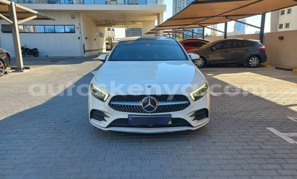 Oofamaa Mercedes-Benz A200 White Makiinaa iti Nairobi keessatti Nairobi keessatti Oofamaa Mercedes-Benz A200 White Makiinaa iti Nairobi keessatti Nairobi keessatti