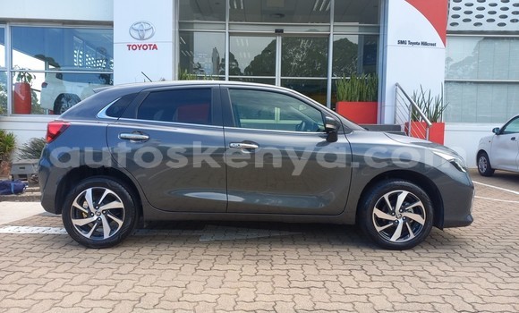 Oofamaa Toyota Starlet Blue Makiinaa iti Nairobi keessatti Nairobi keessatti Oofamaa Toyota Starlet Blue Makiinaa iti Nairobi keessatti Nairobi keessatti