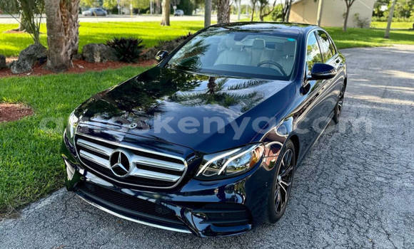 Oofamaa Mercedes-Benz E-Classe Blue Makiinaa iti Nairobi keessatti Nairobi keessatti Oofamaa Mercedes-Benz E-Classe Blue Makiinaa iti Nairobi keessatti Nairobi keessatti