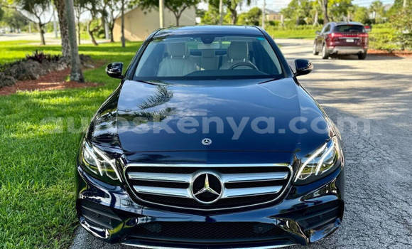 Oofamaa Mercedes-Benz E-Classe Blue Makiinaa iti Nairobi keessatti Nairobi keessatti Oofamaa Mercedes-Benz E-Classe Blue Makiinaa iti Nairobi keessatti Nairobi keessatti