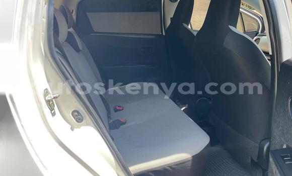 Nunua Ilio tumika Toyota Vitz Nyeupe Gari ndani ya Nairobi nchini Nairobi Nunua Ilio tumika Toyota Vitz Nyeupe Gari ndani ya Nairobi nchini Nairobi