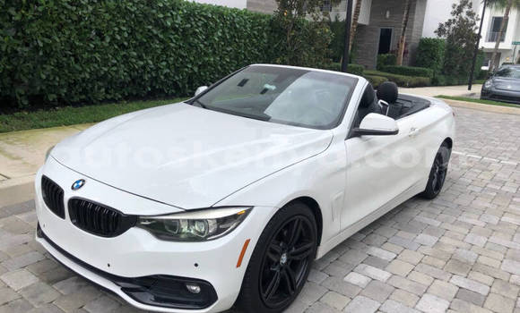 Oofamaa BMW 4-Series White Makiinaa iti Nairobi keessatti Nairobi keessatti