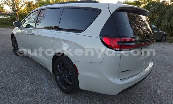 Oofamaa Chrysler Pacifica White Makiinaa iti Nairobi keessatti Nairobi keessatti Oofamaa Chrysler Pacifica White Makiinaa iti Nairobi keessatti Nairobi keessatti