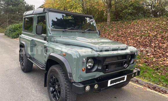 Nunua Ilio tumika Land Rover Defender Kijani Gari ndani ya Nairobi nchini Nairobi