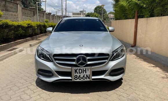 Nunua Ilio tumika Mercedes-Benz C180 coupe Fedha Gari ndani ya Nairobi nchini Nairobi