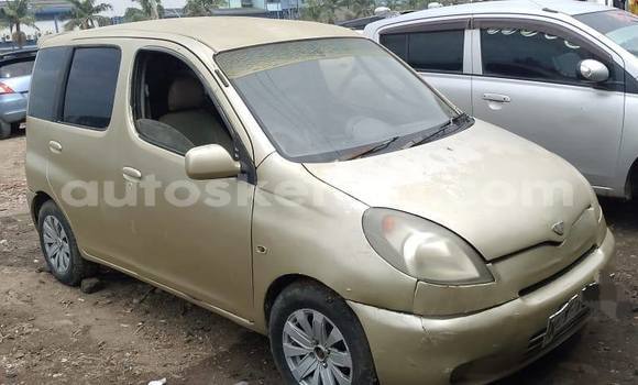 Nunua Ilio tumika Toyota Sienta Nyingine Gari ndani ya Nairobi nchini Nairobi