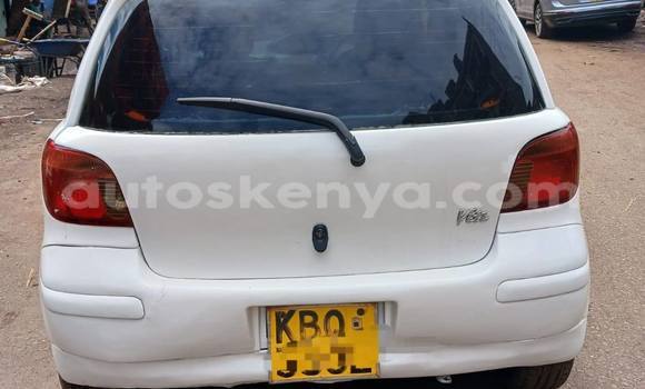 Oofamaa Toyota Vitz White Makiinaa iti Nairobi keessatti Nairobi keessatti Oofamaa Toyota Vitz White Makiinaa iti Nairobi keessatti Nairobi keessatti