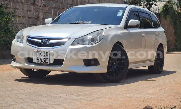 Oofamaa Subaru Legacy Lancaster White Makiinaa iti Nairobi keessatti Nairobi keessatti