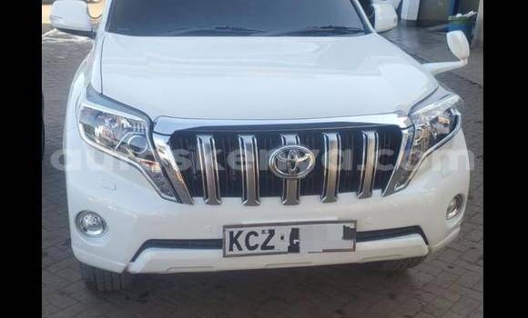 Oofamaa Toyota Land Cruiser White Makiinaa iti Nairobi keessatti Nairobi keessatti Oofamaa Toyota Land Cruiser White Makiinaa iti Nairobi keessatti Nairobi keessatti