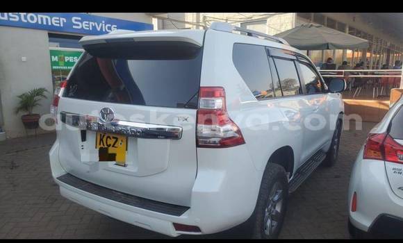 Nunua Ilio tumika Toyota Land Cruiser Nyeupe Gari ndani ya Nairobi nchini Nairobi Nunua Ilio tumika Toyota Land Cruiser Nyeupe Gari ndani ya Nairobi nchini Nairobi