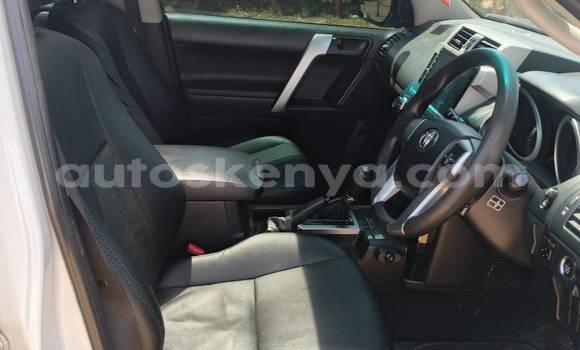 Nunua Ilio tumika Toyota Land Cruiser Nyeupe Gari ndani ya Nairobi nchini Nairobi Nunua Ilio tumika Toyota Land Cruiser Nyeupe Gari ndani ya Nairobi nchini Nairobi