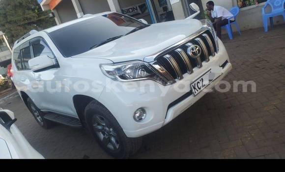 Nunua Ilio tumika Toyota Land Cruiser Nyeupe Gari ndani ya Nairobi nchini Nairobi Nunua Ilio tumika Toyota Land Cruiser Nyeupe Gari ndani ya Nairobi nchini Nairobi