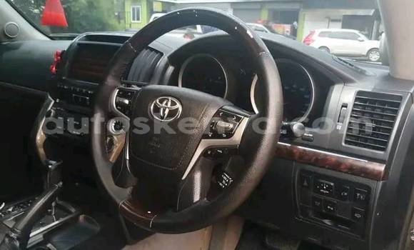 Nunua Ilio tumika Toyota Land Cruiser Nyeusi Gari ndani ya Nairobi nchini Nairobi Nunua Ilio tumika Toyota Land Cruiser Nyeusi Gari ndani ya Nairobi nchini Nairobi