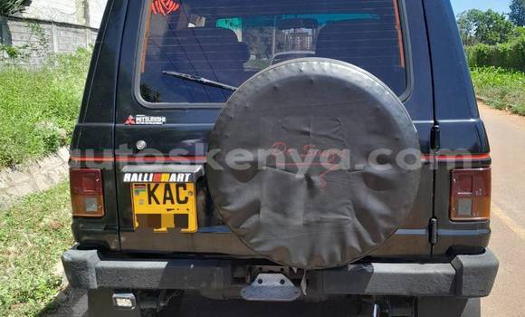 Nunua Ilio tumika Mitsubishi Pajero Nyeusi Gari ndani ya Nairobi nchini Nairobi Nunua Ilio tumika Mitsubishi Pajero Nyeusi Gari ndani ya Nairobi nchini Nairobi