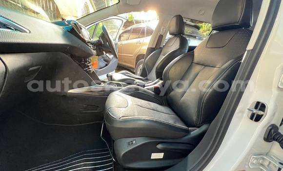 Nunua Ilio tumika Peugeot 2008 Nyeupe Gari ndani ya Nairobi nchini Nairobi Nunua Ilio tumika Peugeot 2008 Nyeupe Gari ndani ya Nairobi nchini Nairobi