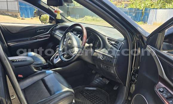 Nunua Ilio tumika Toyota Harrier Nyeusi Gari ndani ya Nairobi nchini Nairobi Nunua Ilio tumika Toyota Harrier Nyeusi Gari ndani ya Nairobi nchini Nairobi